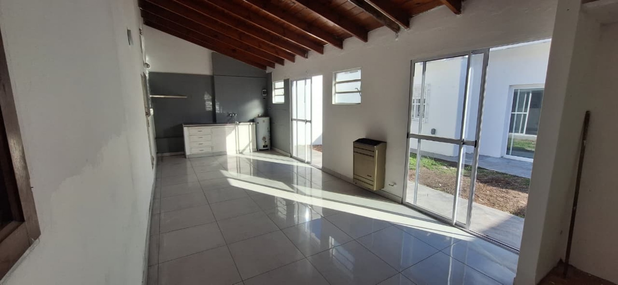 EXCELENTE CHALET 3 AMB.PARQUE.GGE. BARRIO PARQUE LURO.