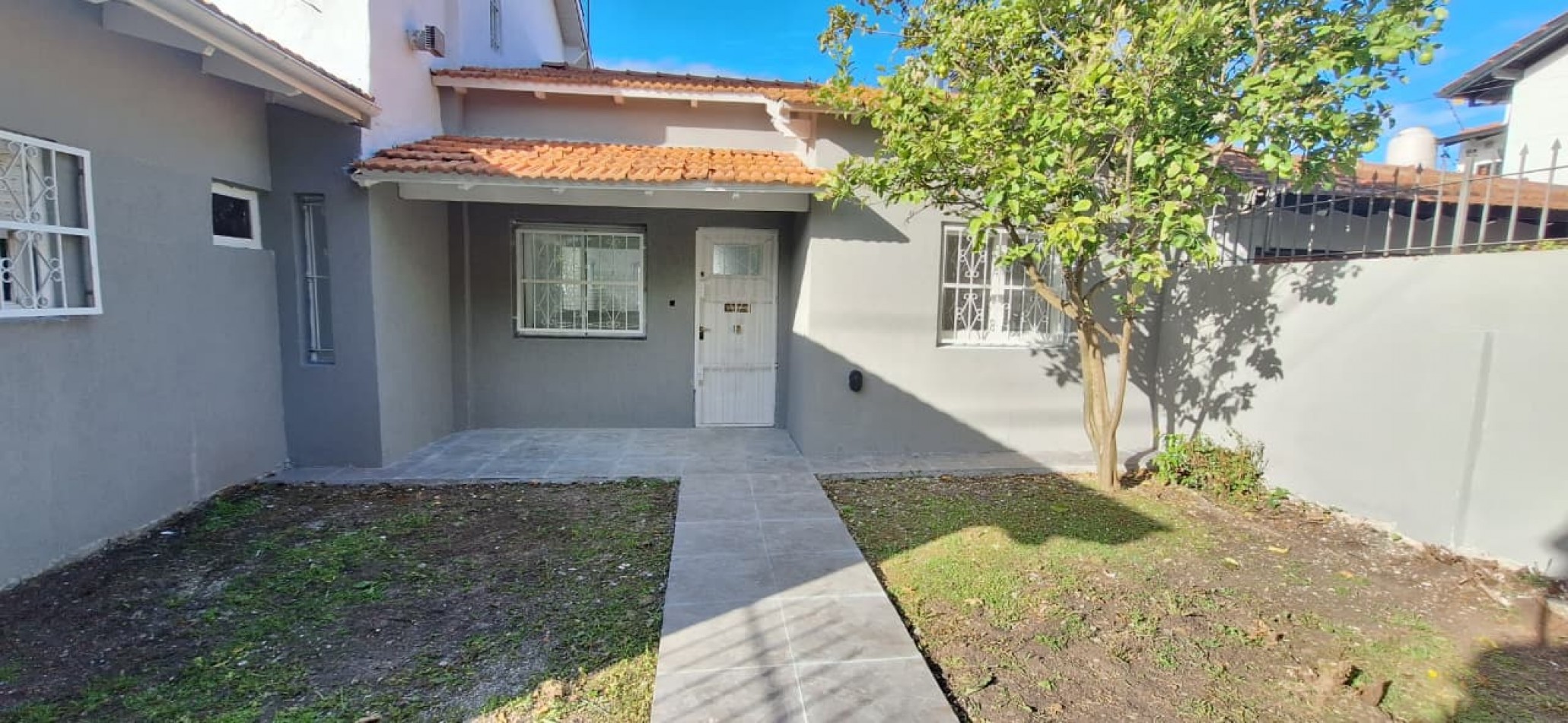 EXCELENTE CHALET 3 AMB.PARQUE.GGE. BARRIO PARQUE LURO.