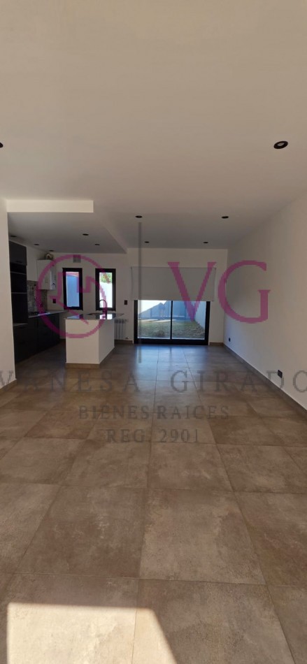 CHALET PH A ESTRENAR, 3 AMB.MAS ESCRITORIO.APTO CREDITO. PUNTA MOGOTES.