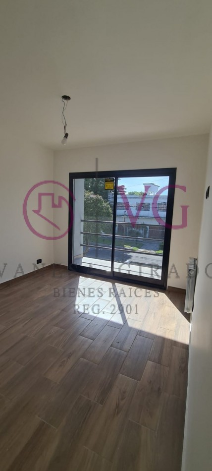 CHALET PH A ESTRENAR, 3 AMB.MAS ESCRITORIO.APTO CREDITO. PUNTA MOGOTES.