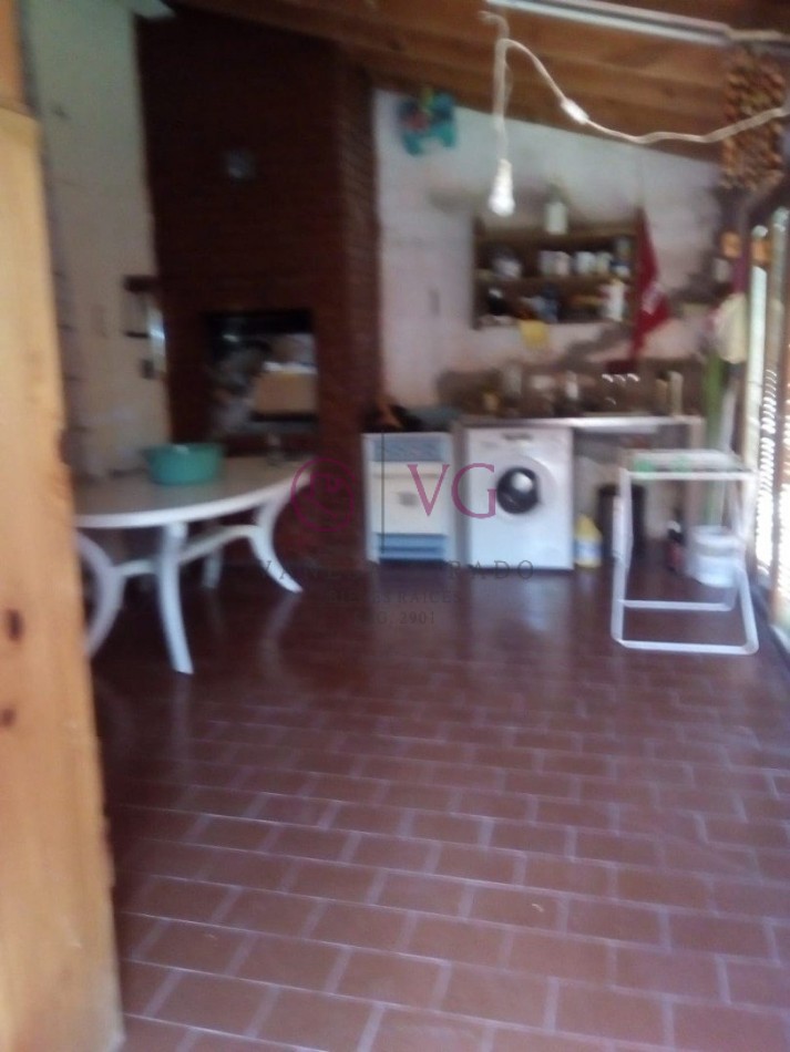 PH 2 AMB.CON QUINCHO, Y/O MONOAMBINTE, ENTRADA DE AUTO Y JARDIN.