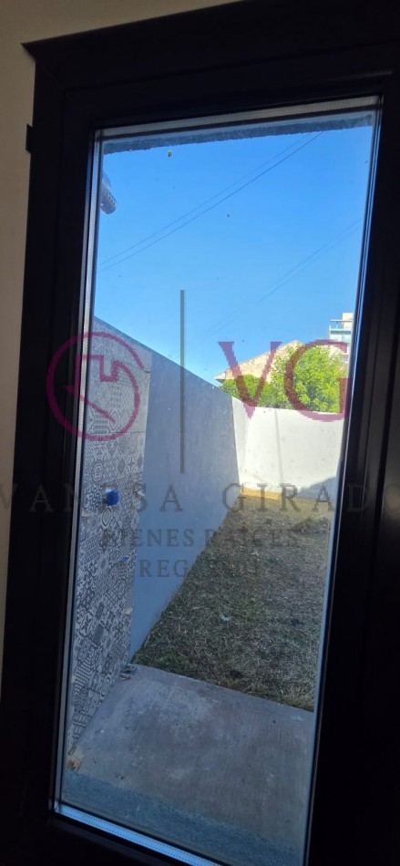 DUPLEX A ESTRENAR, 3 AMB.MAS ESCRITORIO. APTO CREDITO. PUNTA MOGOTES.