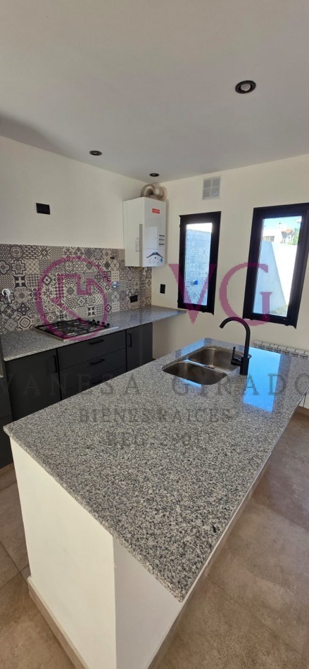 DUPLEX A ESTRENAR, 3 AMB.MAS ESCRITORIO. APTO CREDITO. PUNTA MOGOTES.